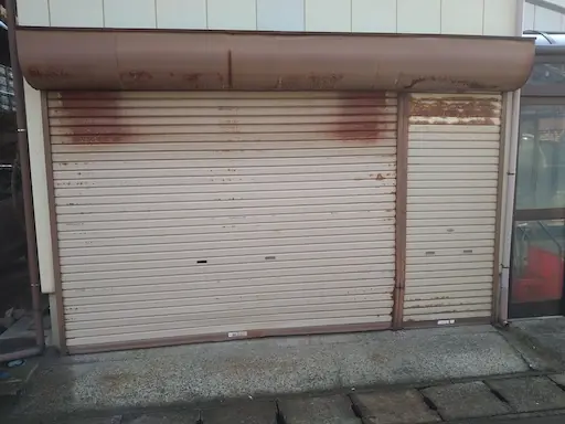 Before：座板変形で開かない